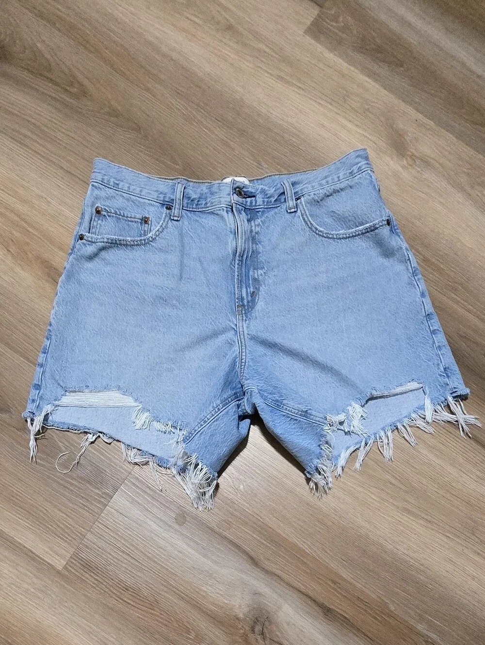 Abercrombie The Loose Fit High Rise Light Wash Distressed Denim Shorts - Size 32